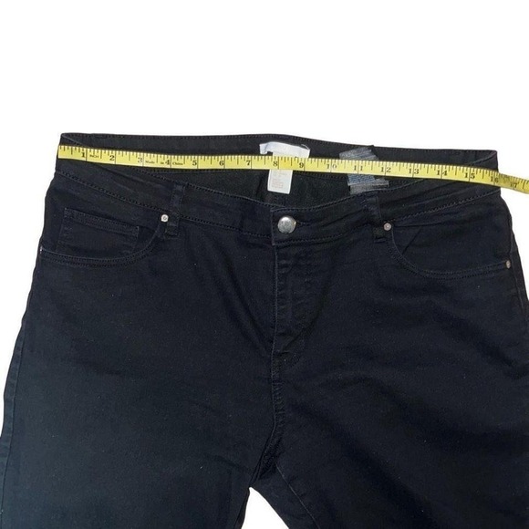 Chico's Women's Black Comfort Black Waist Ankle Pants Relaxed Casual EveryDay - Picture 3 of 8